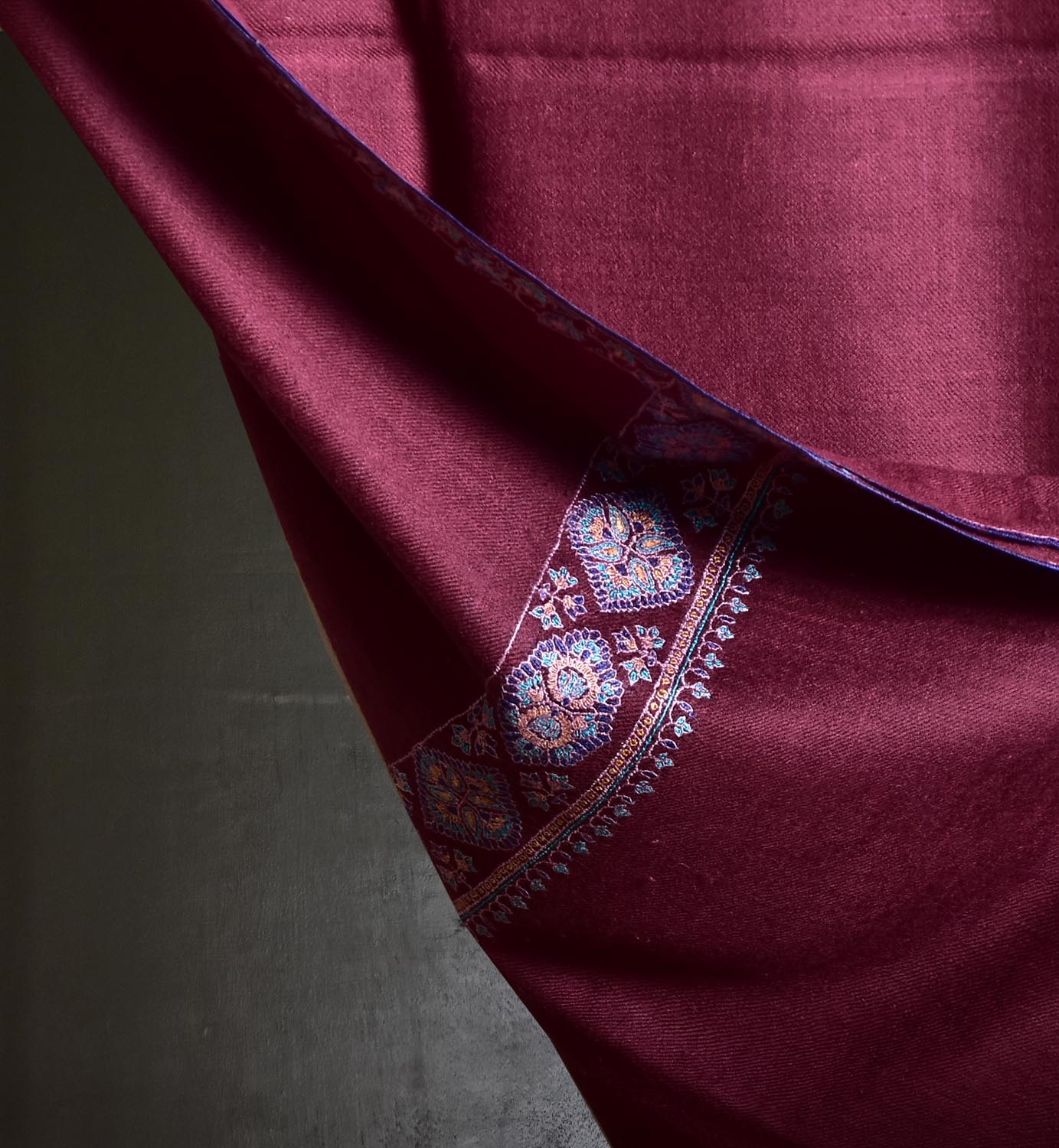 Burgundy Pashmina Shawl with Sozni Embroidery - Image 3