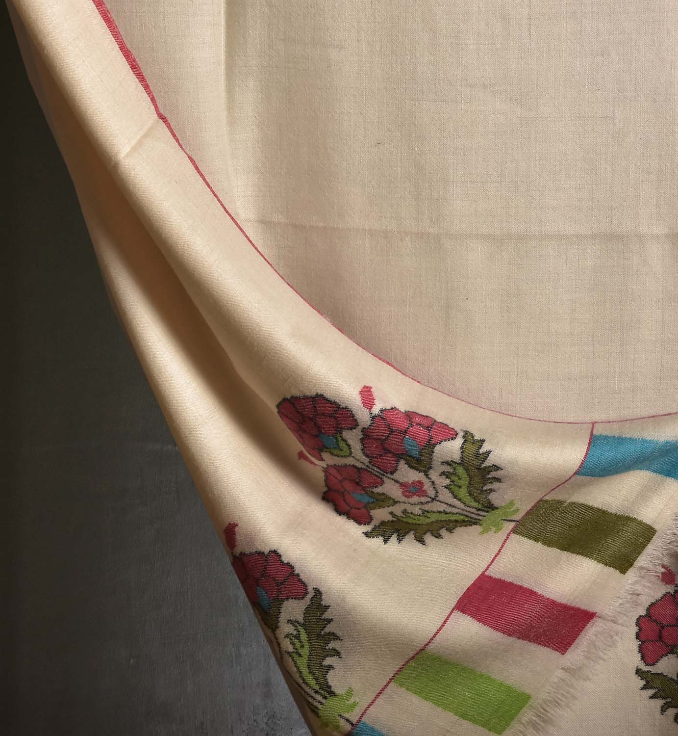 Ivory Kani Shawl with Scarlet Bloom Border - Image 5