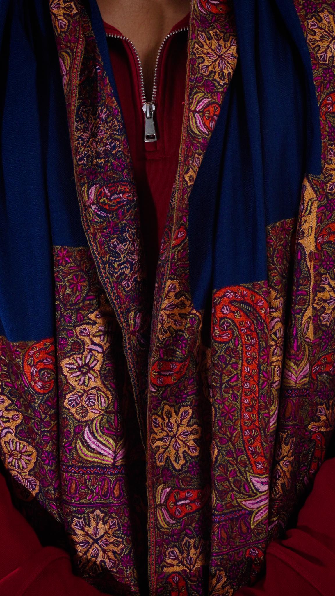 King of Blue - Pashmina in Navy - Image 6