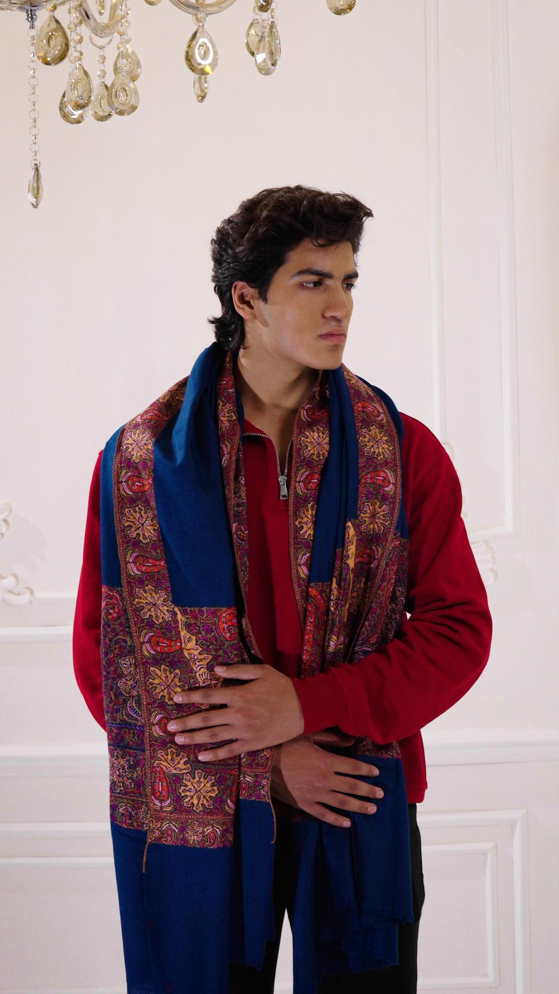 King of Blue - Pashmina in Navy - Image 5