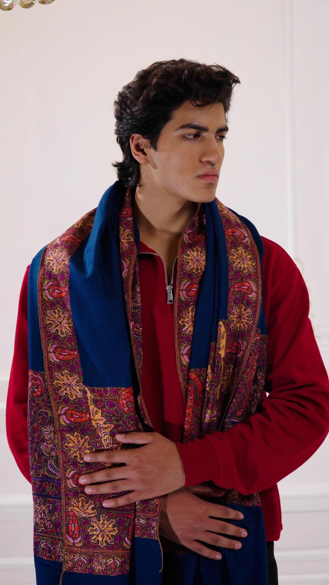 King of Blue - Pashmina in Navy - Image 4
