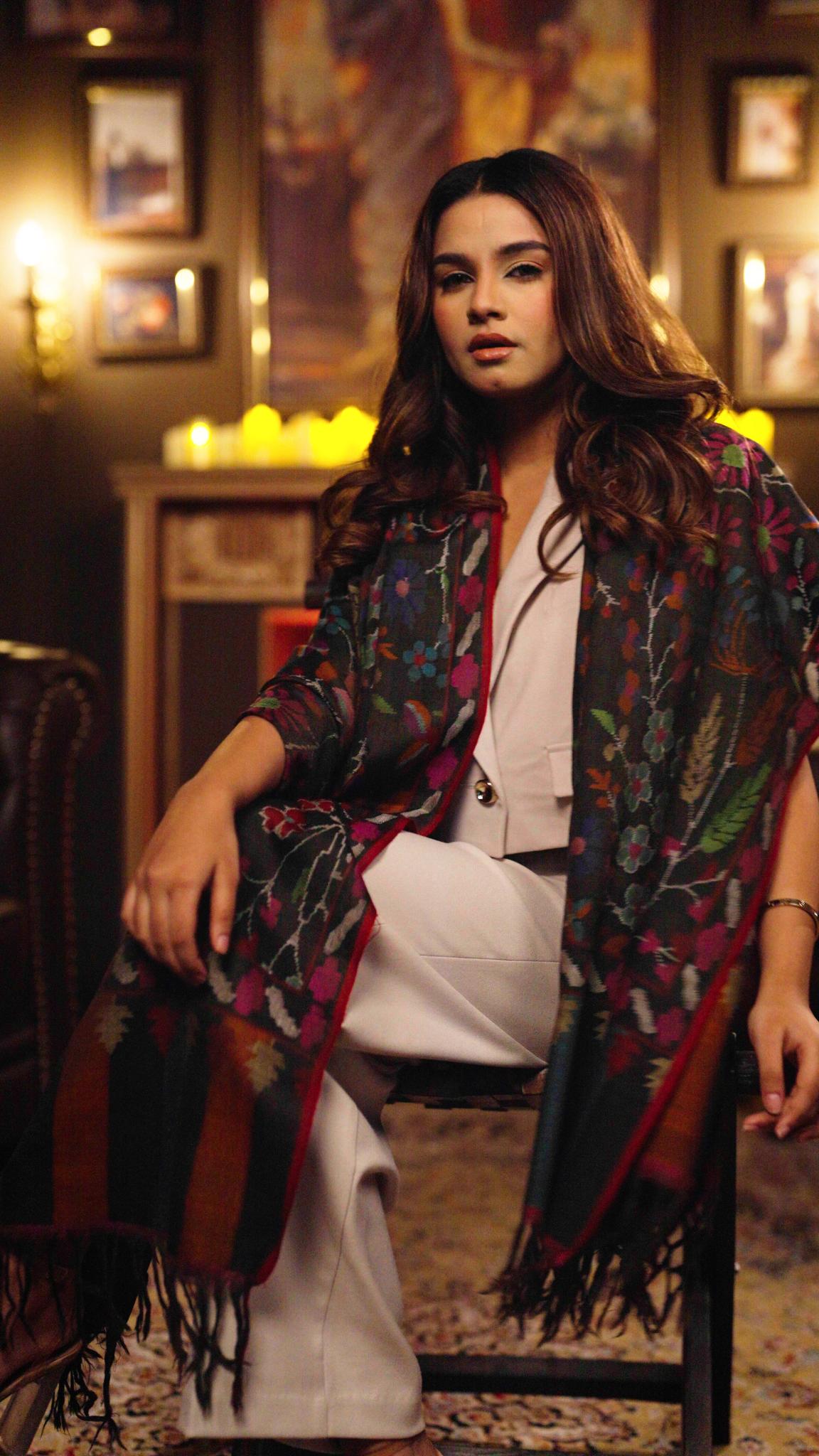 Midnight Loom - Handwoven Kani Pashmina Shawl - Image 3